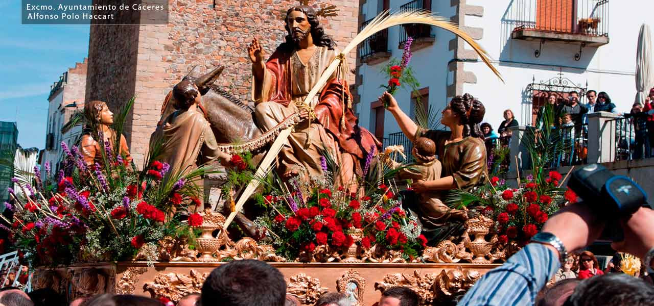 Si buscas alojamiento en Cáceres en Semana Santa, ven a Apartamento Turístico Montesol