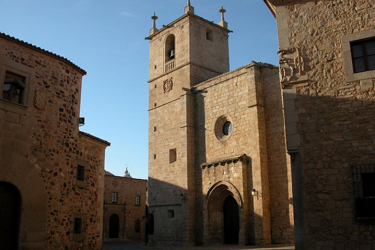 Co Catedral de Santa María y Apartamento Turístico Montesol en Cáceres