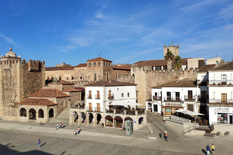 Old Town Cáceres y Apartamento Turístico Montesol en Cáceres